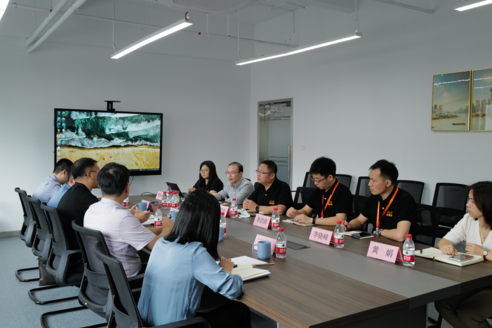 搭平台、拓场景、促合作|青岛市政府副秘书长、市投促办第一副主任王孝芝一行莅临金年金字招牌诚信至上智能参观指导(图2)